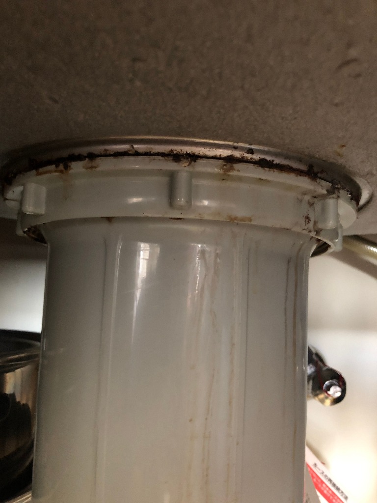 台所排水栓の水漏れ